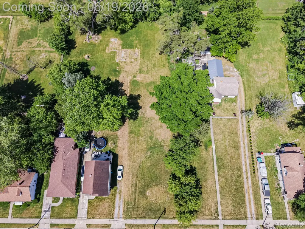 27335 Maple Street Roseville City MI 48066