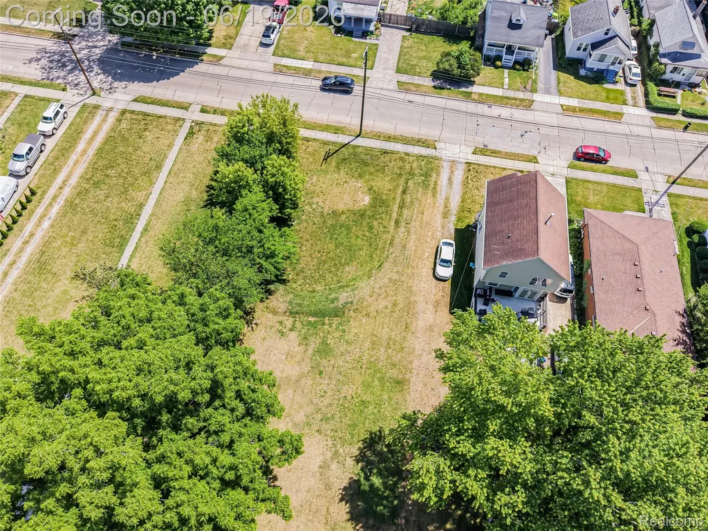 27335 Maple Street Roseville City MI 48066
