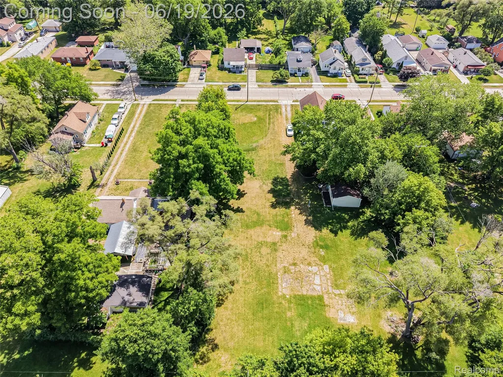 27335 Maple Street Roseville City MI 48066