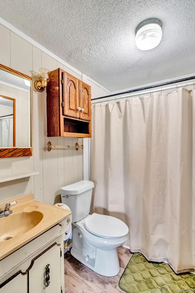 15387 Schultz Road Berlin Township MI 48002