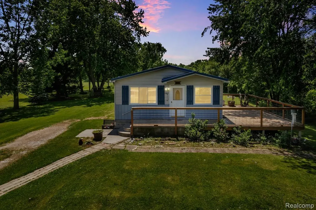 15387 Schultz Road Berlin Township MI 48002