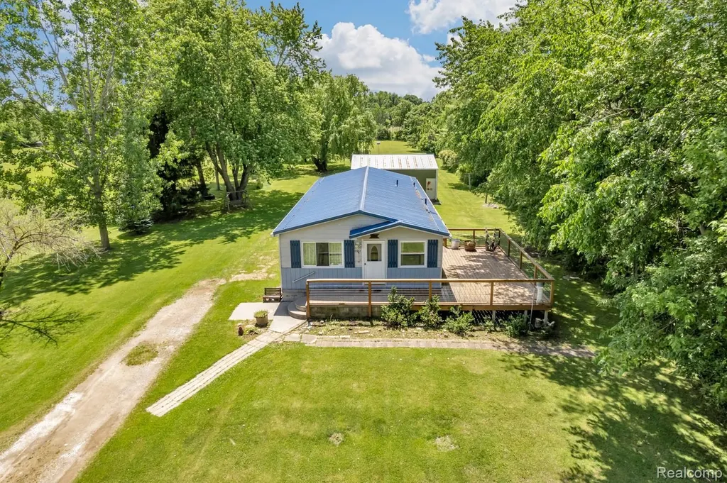 15387 Schultz Road Berlin Township MI 48002