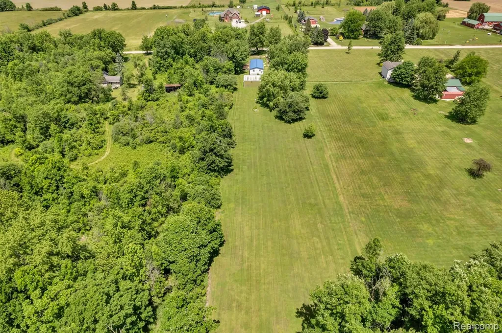 15387 Schultz Road Berlin Township MI 48002