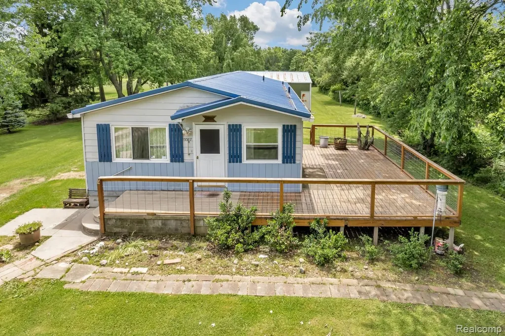15387 Schultz Road Berlin Township MI 48002