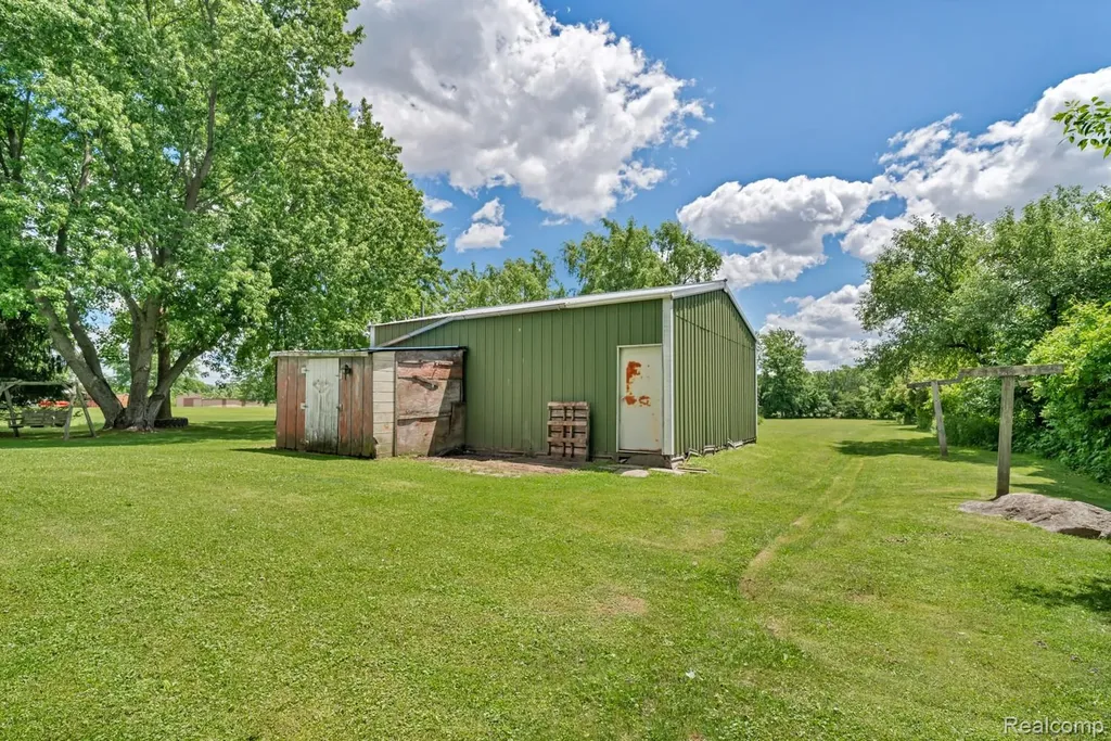 15387 Schultz Road Berlin Township MI 48002