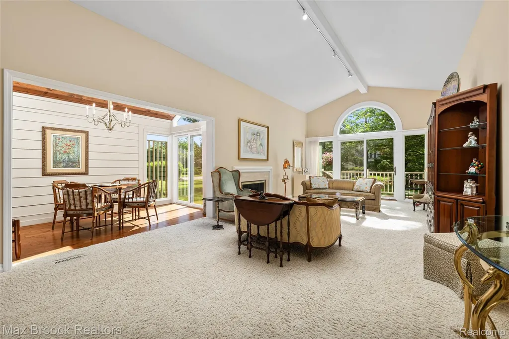 2493 Wildbrook Run Bloomfield Hills City MI 48304