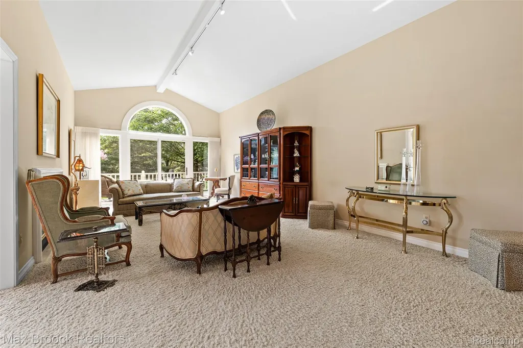 2493 Wildbrook Run Bloomfield Hills City MI 48304