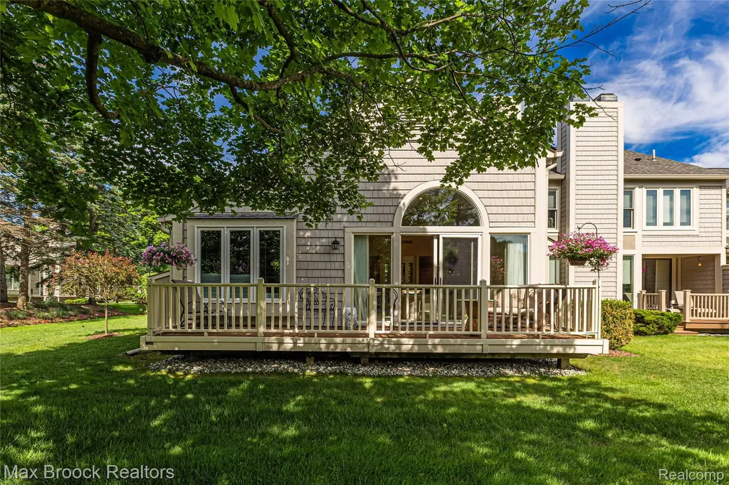 2493 Wildbrook Run Bloomfield Hills City MI 48304