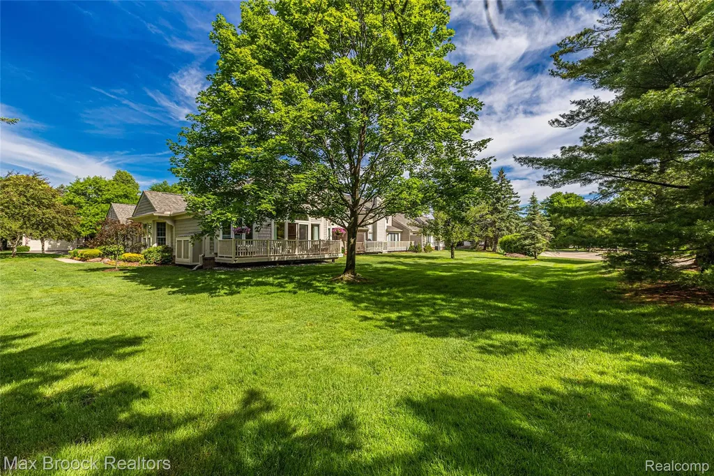 2493 Wildbrook Run Bloomfield Hills City MI 48304