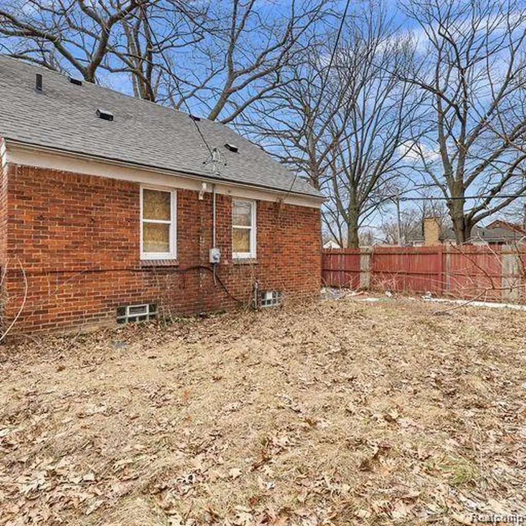 19405 Pierson Street Detroit City MI 48219