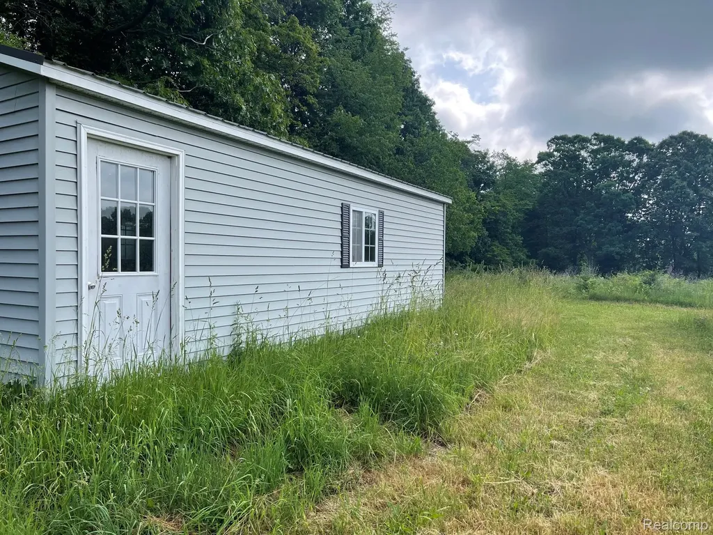 08 Tipsico Lake Highland Charter Township MI 48357