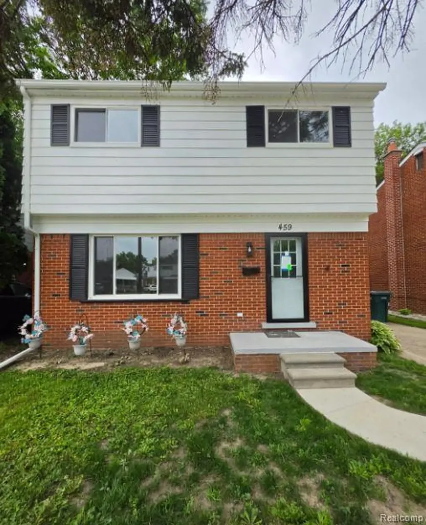 459 New York Avenue Lincoln Park City MI 48146