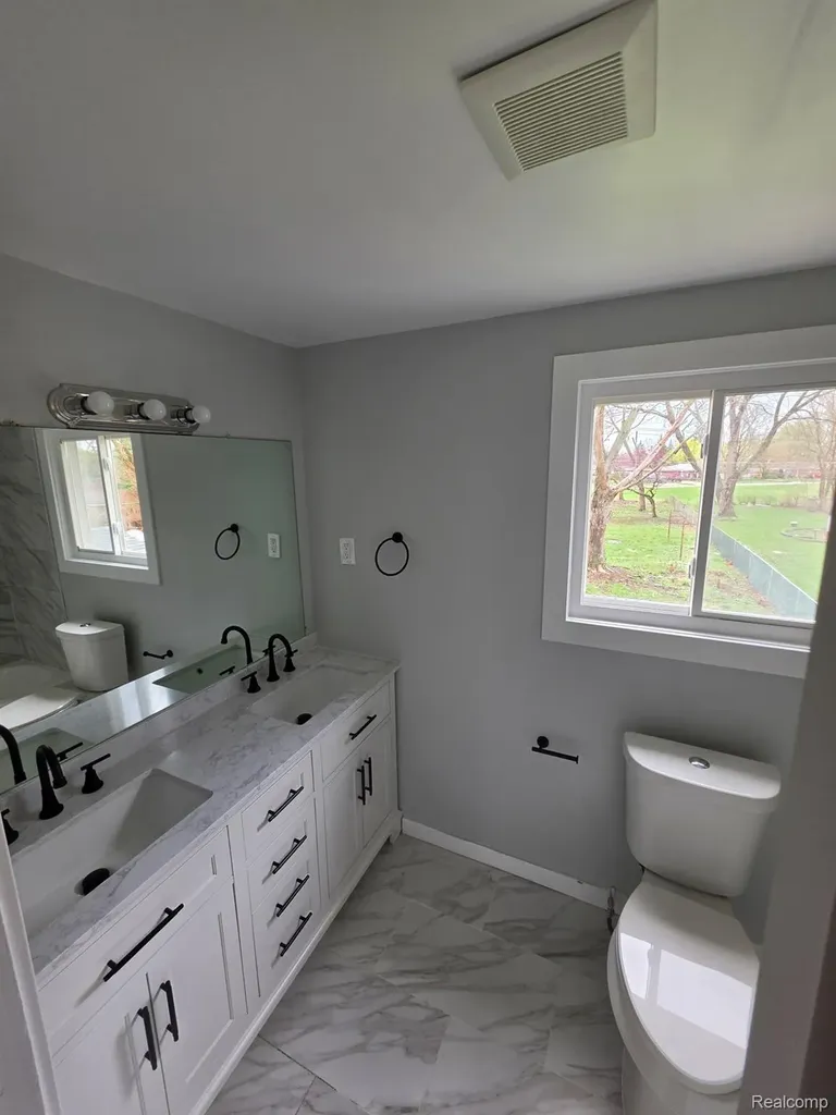 459 New York Avenue Lincoln Park City MI 48146