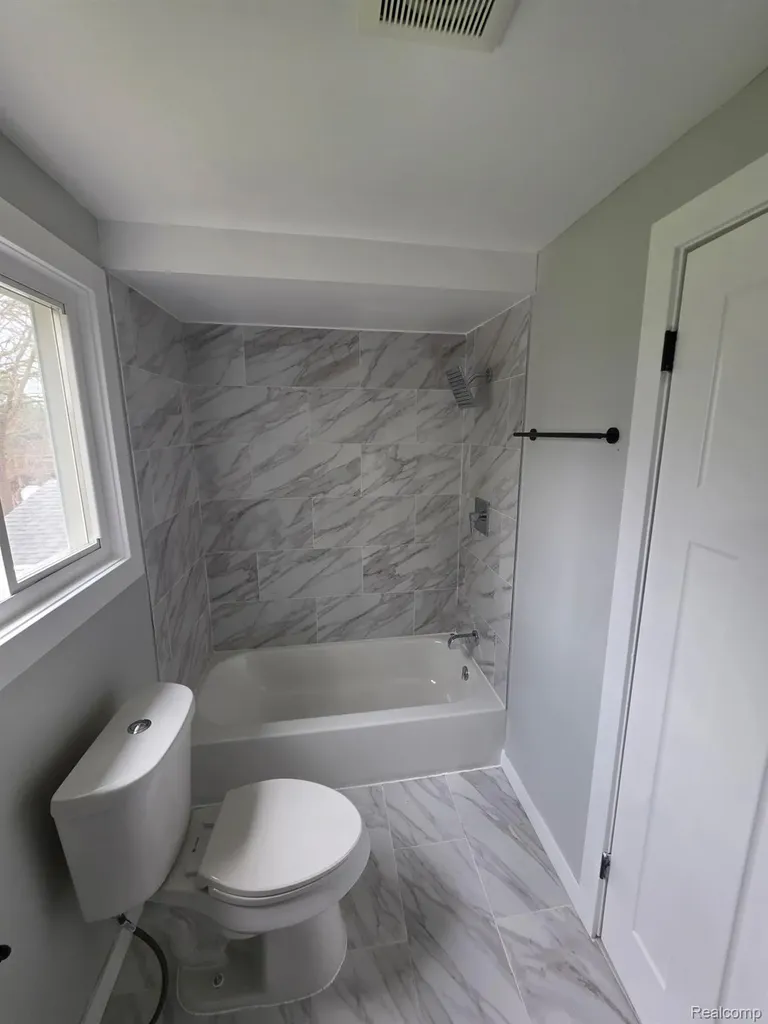 459 New York Avenue Lincoln Park City MI 48146