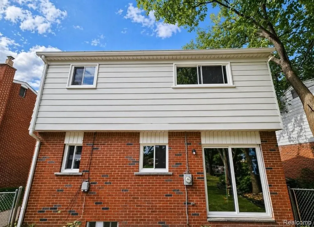 459 New York Avenue Lincoln Park City MI 48146