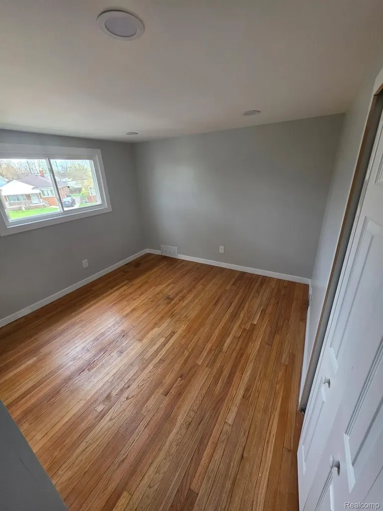 459 New York Avenue Lincoln Park City MI 48146