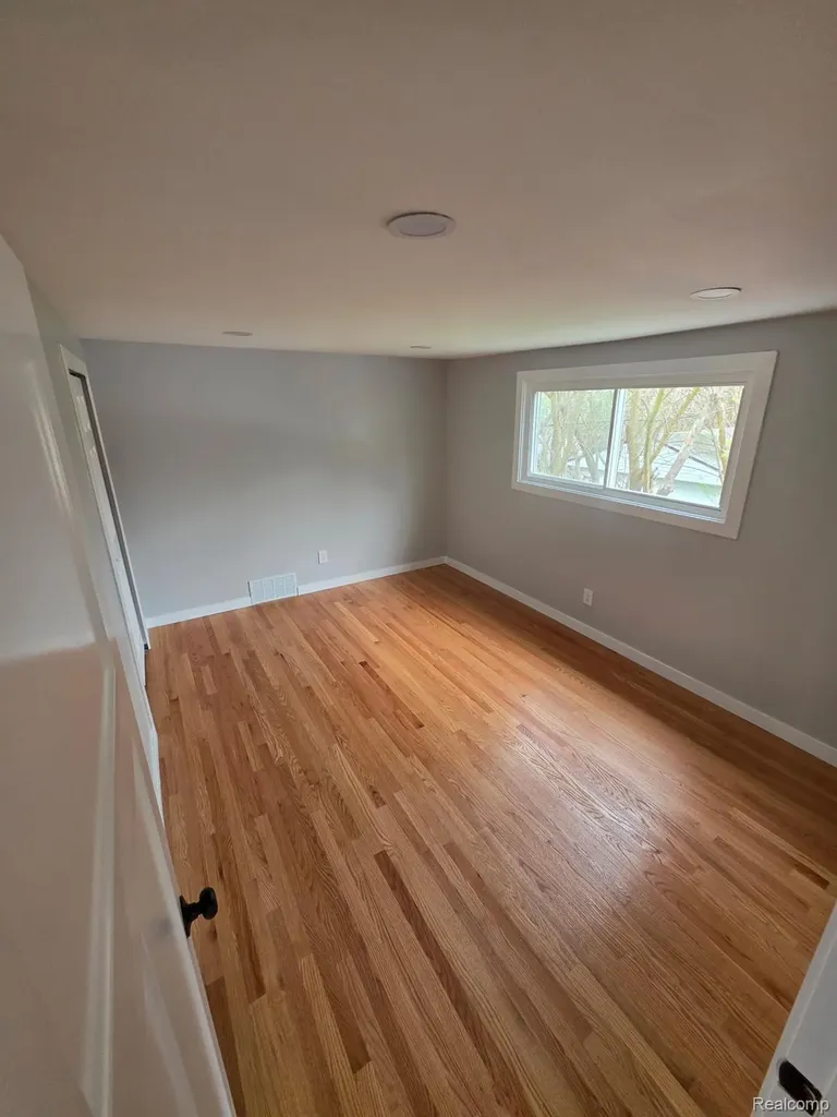 459 New York Avenue Lincoln Park City MI 48146
