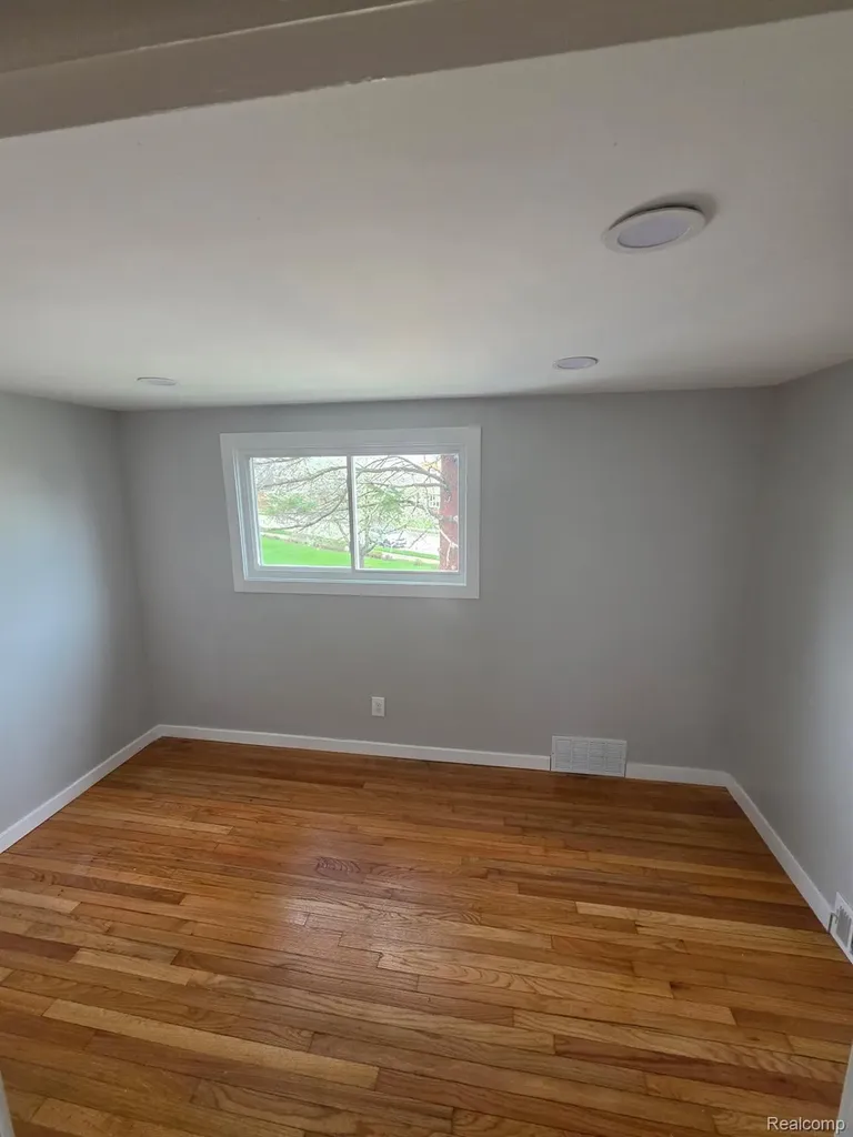 459 New York Avenue Lincoln Park City MI 48146