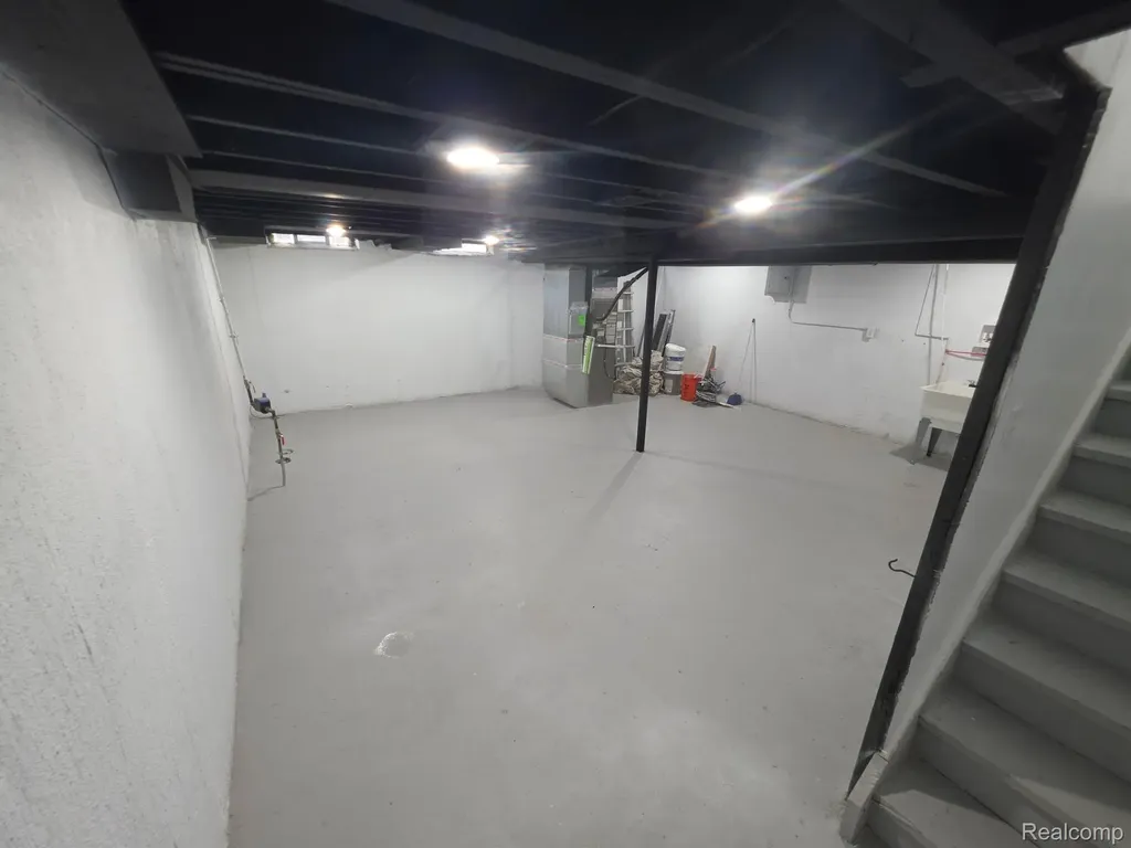 459 New York Avenue Lincoln Park City MI 48146