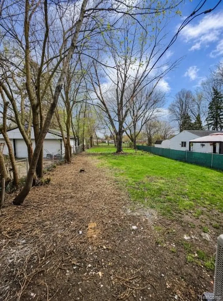 459 New York Avenue Lincoln Park City MI 48146