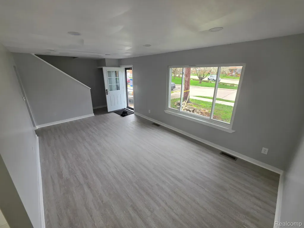 459 New York Avenue Lincoln Park City MI 48146
