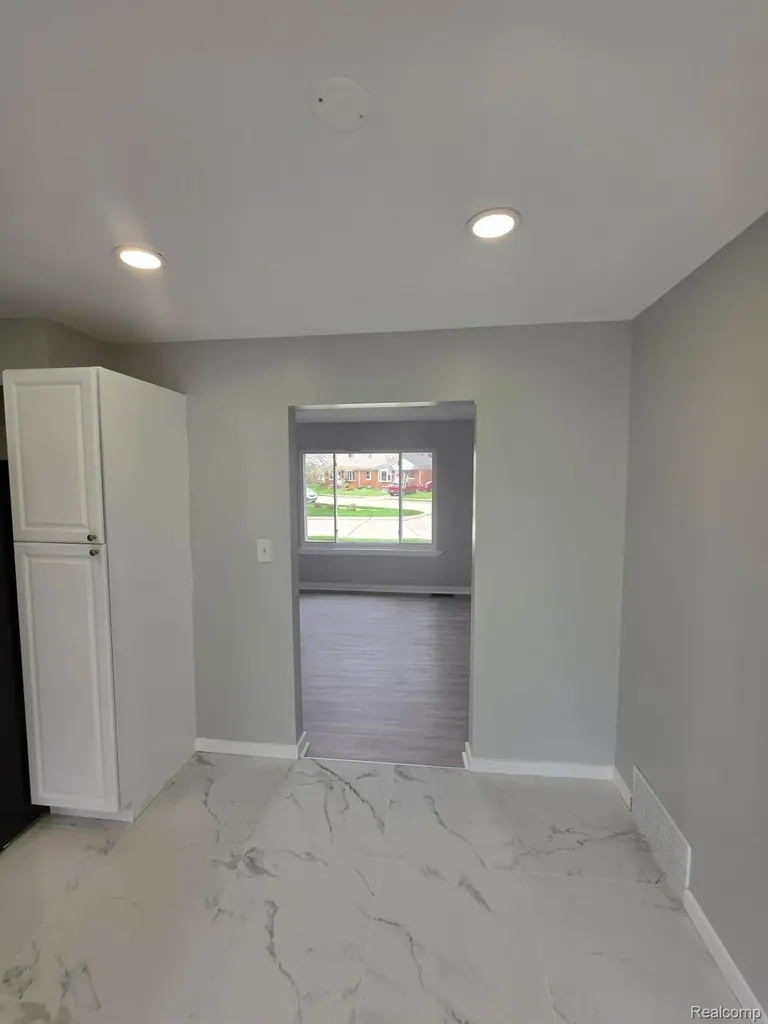 459 New York Avenue Lincoln Park City MI 48146