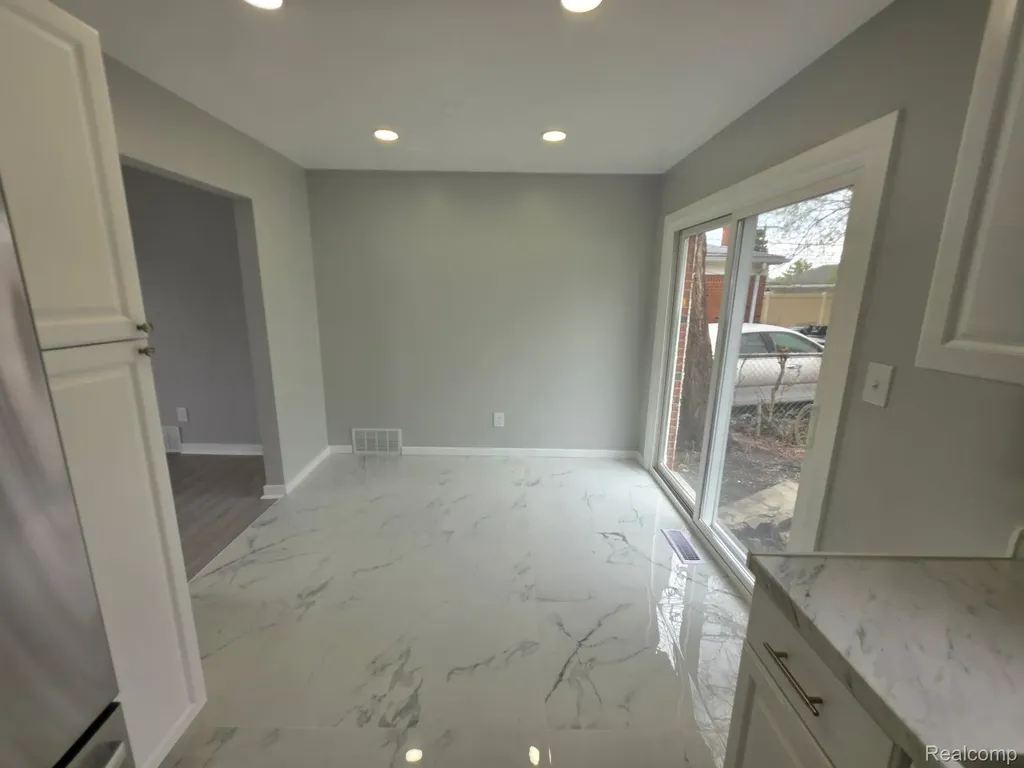 459 New York Avenue Lincoln Park City MI 48146