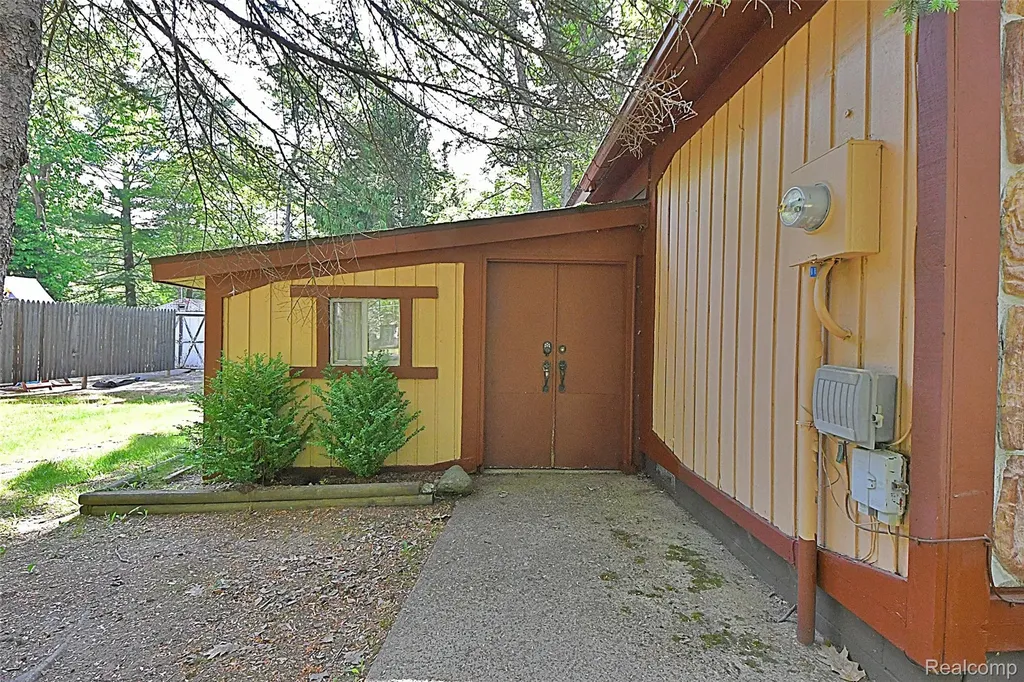 6252 Clearbrook Drive Richfield Township MI 48656