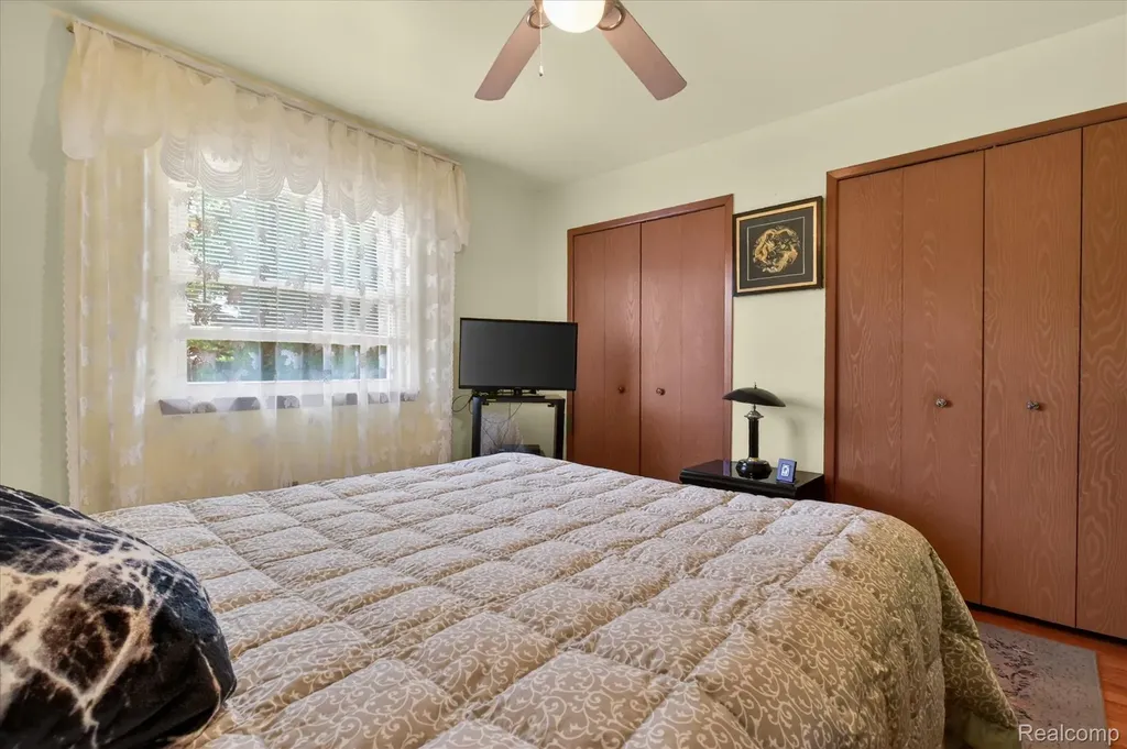 15720 Bono Drive Clinton Charter Township MI 48038