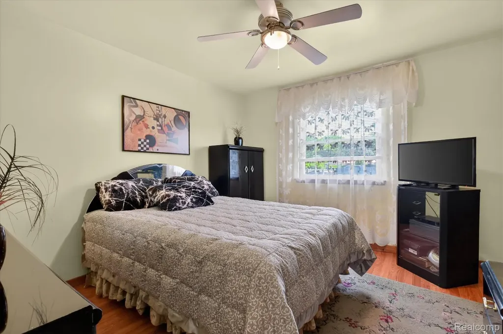 15720 Bono Drive Clinton Charter Township MI 48038