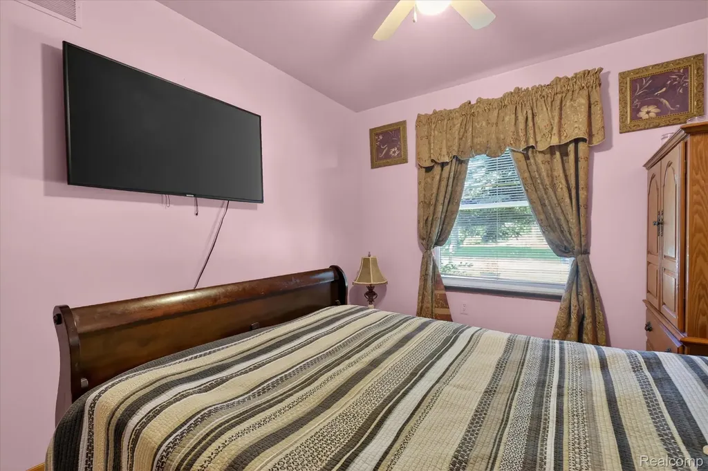 15720 Bono Drive Clinton Charter Township MI 48038