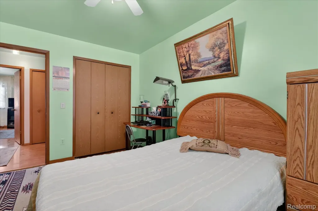 15720 Bono Drive Clinton Charter Township MI 48038