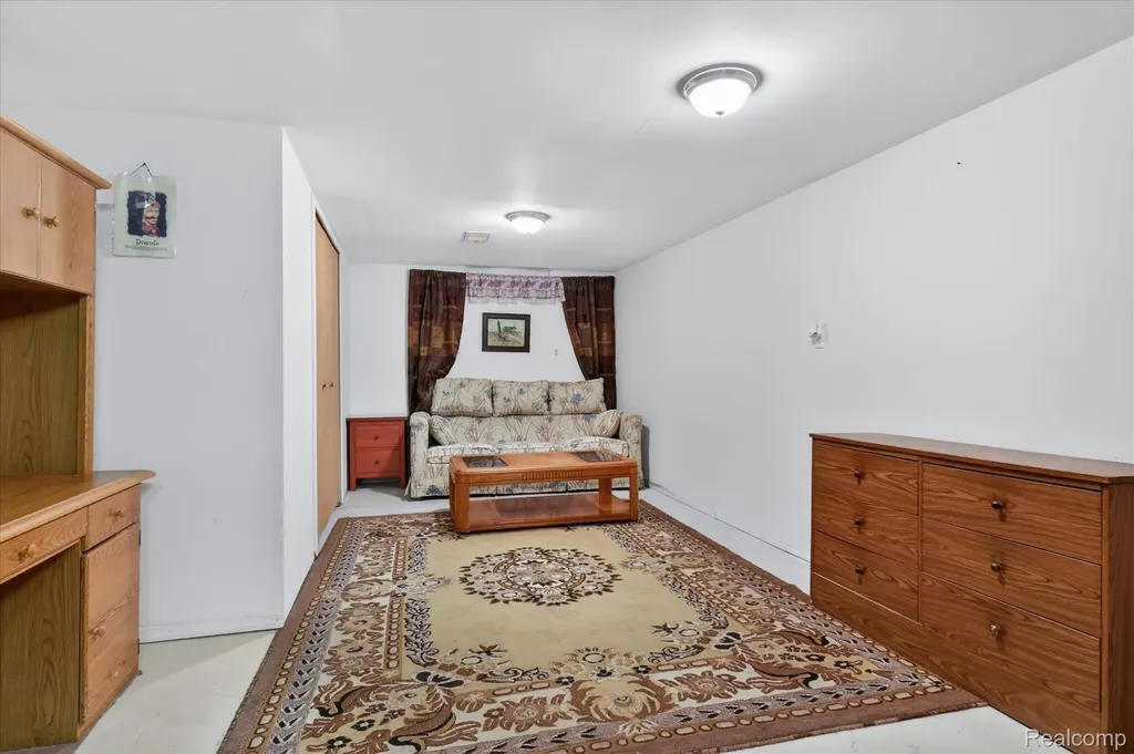 15720 Bono Drive Clinton Charter Township MI 48038
