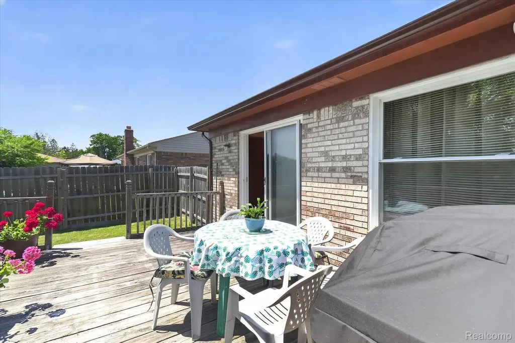 15720 Bono Drive Clinton Charter Township MI 48038