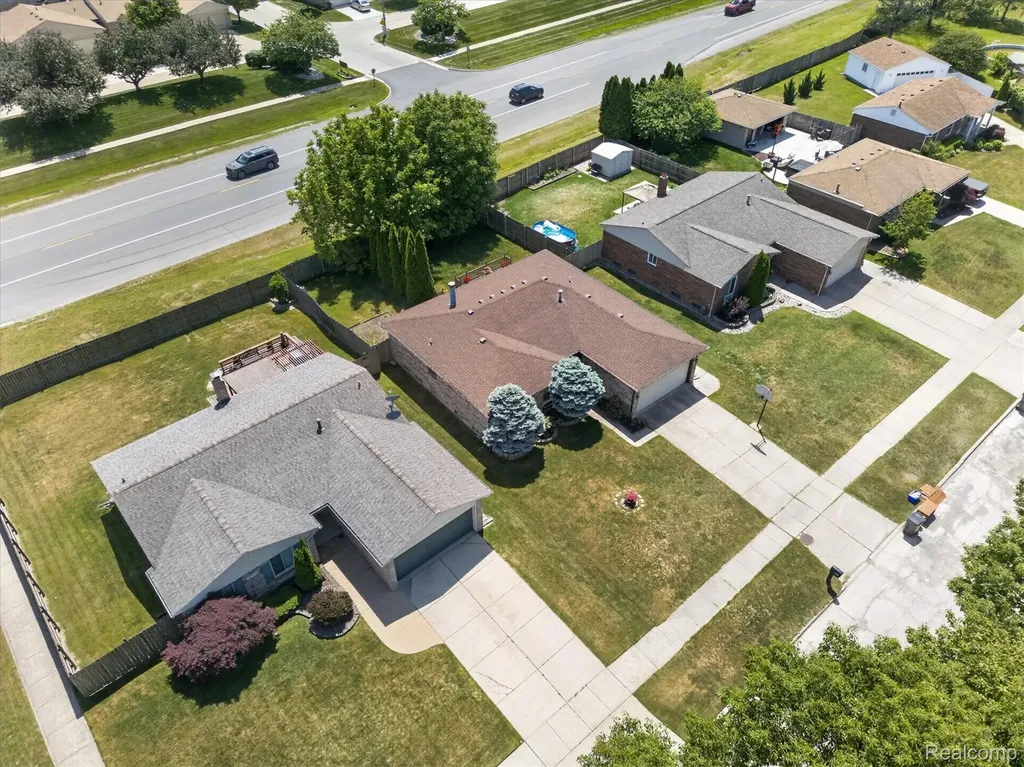 15720 Bono Drive Clinton Charter Township MI 48038