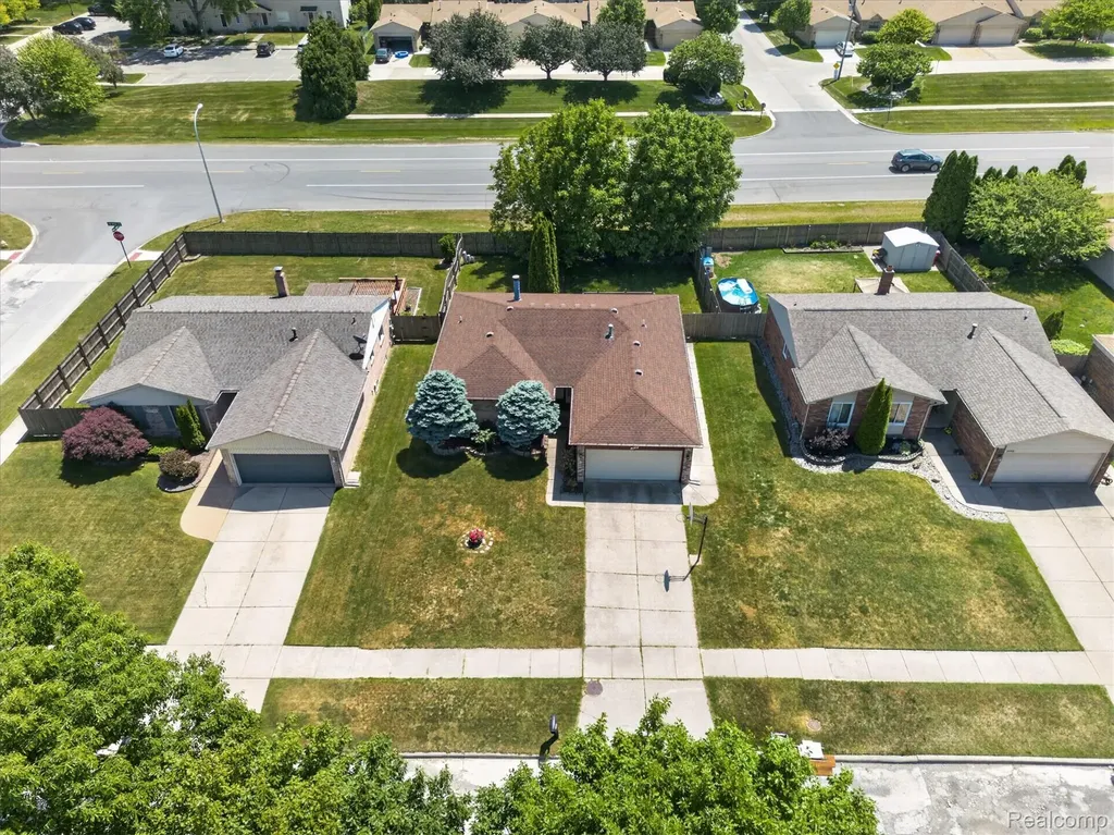 15720 Bono Drive Clinton Charter Township MI 48038