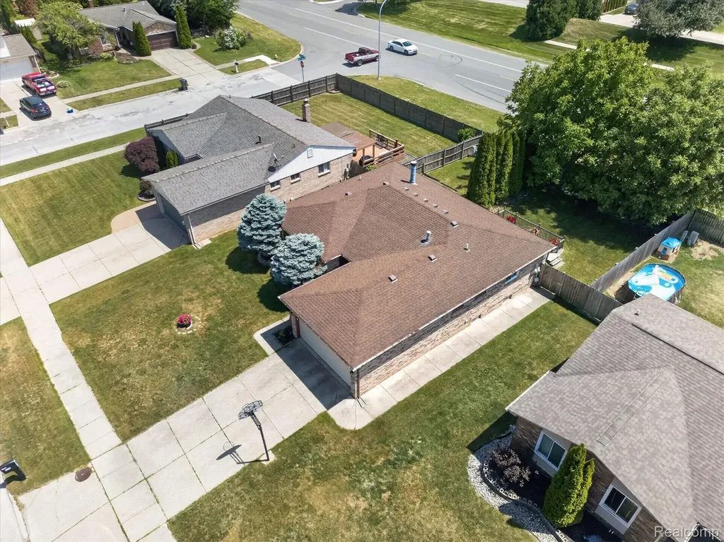 15720 Bono Drive Clinton Charter Township MI 48038