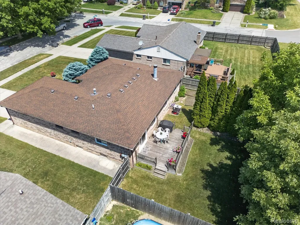 15720 Bono Drive Clinton Charter Township MI 48038