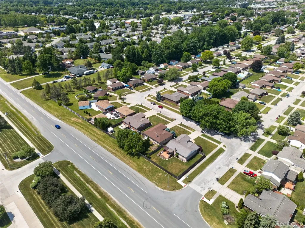 15720 Bono Drive Clinton Charter Township MI 48038