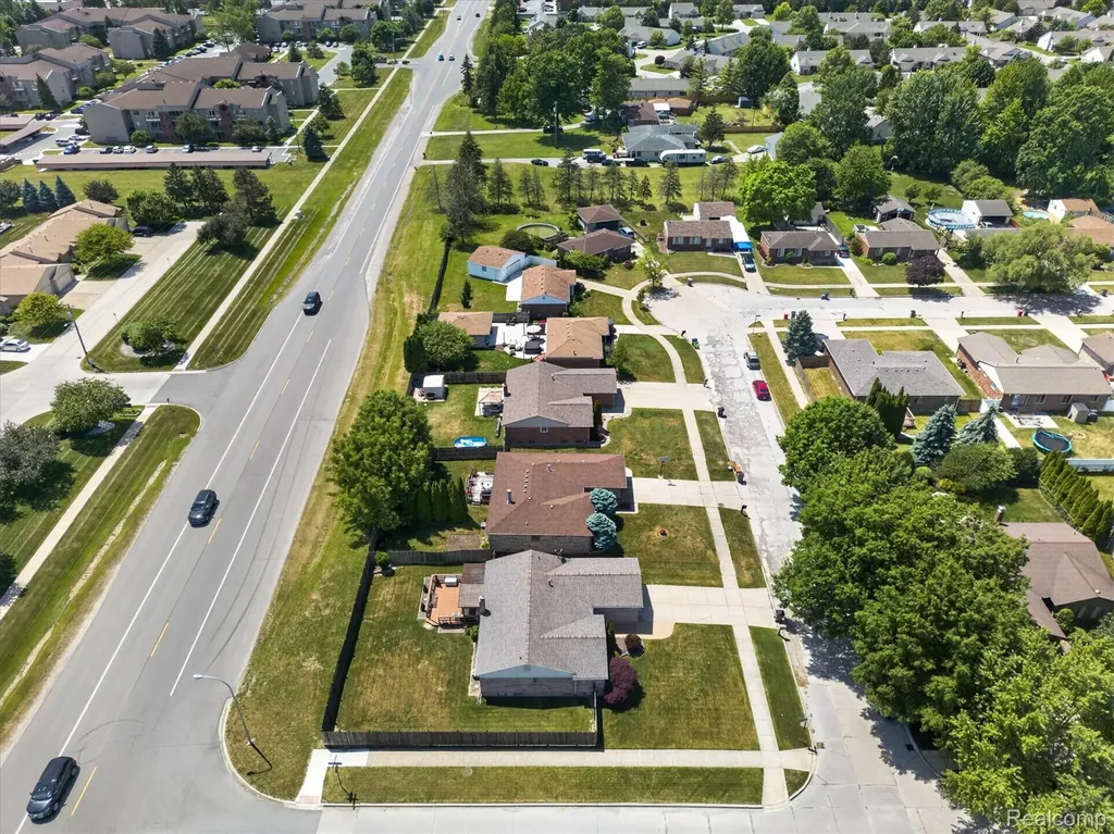 15720 Bono Drive Clinton Charter Township MI 48038