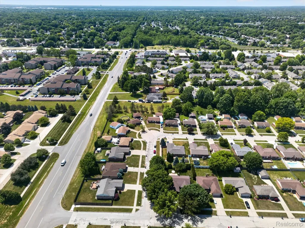 15720 Bono Drive Clinton Charter Township MI 48038