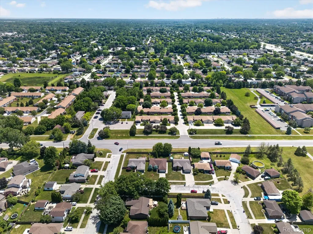 15720 Bono Drive Clinton Charter Township MI 48038