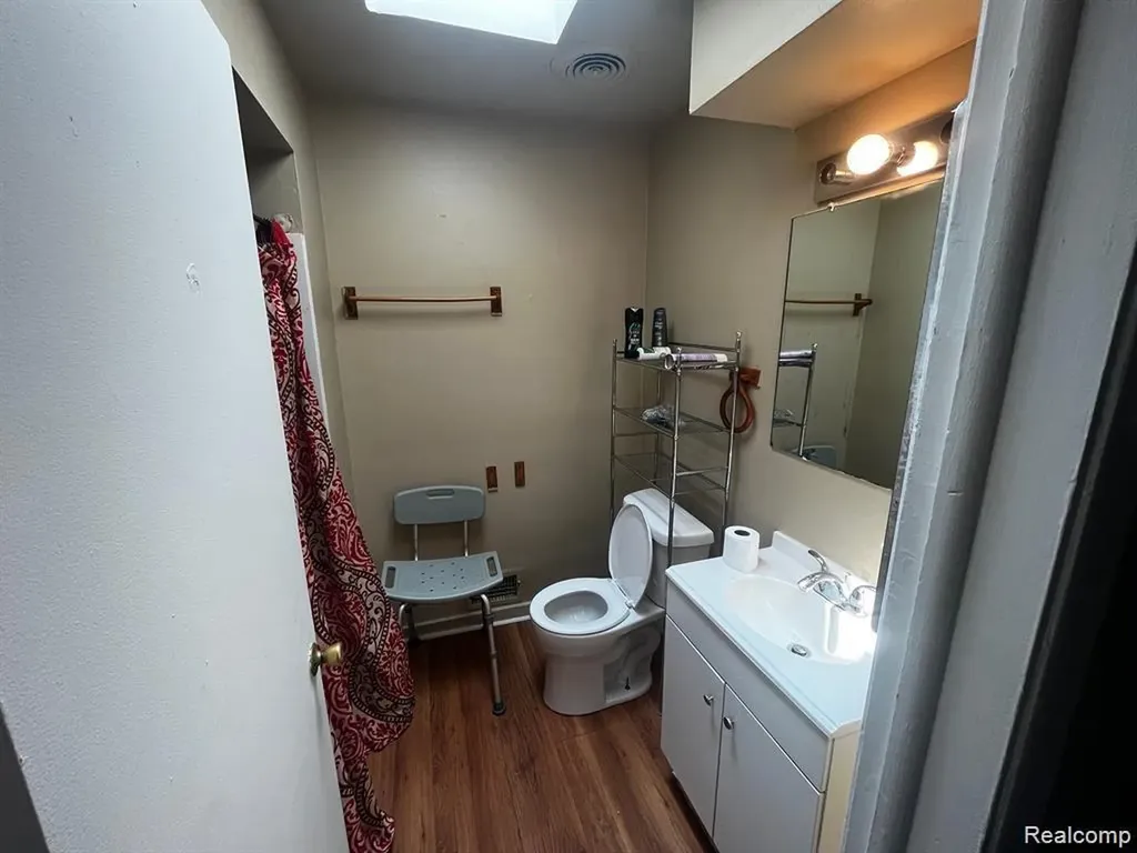 16816 Pinehurst Street Detroit City MI 48221