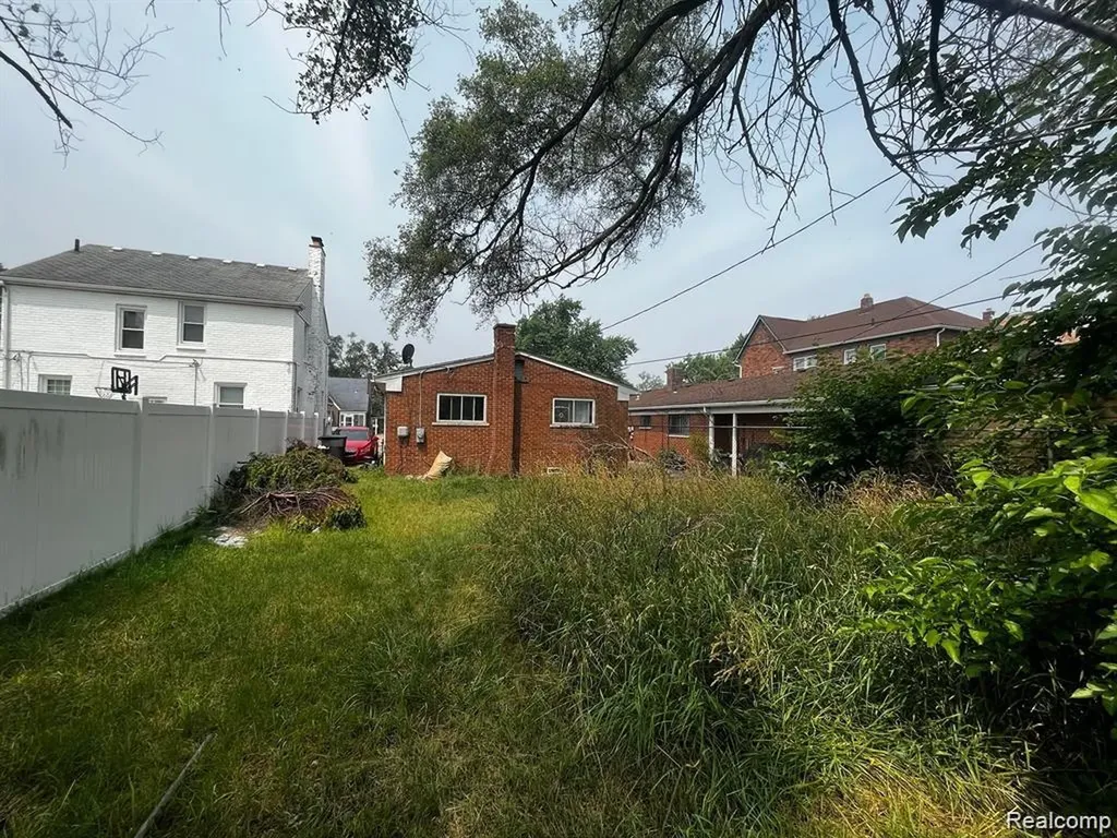 16816 Pinehurst Street Detroit City MI 48221