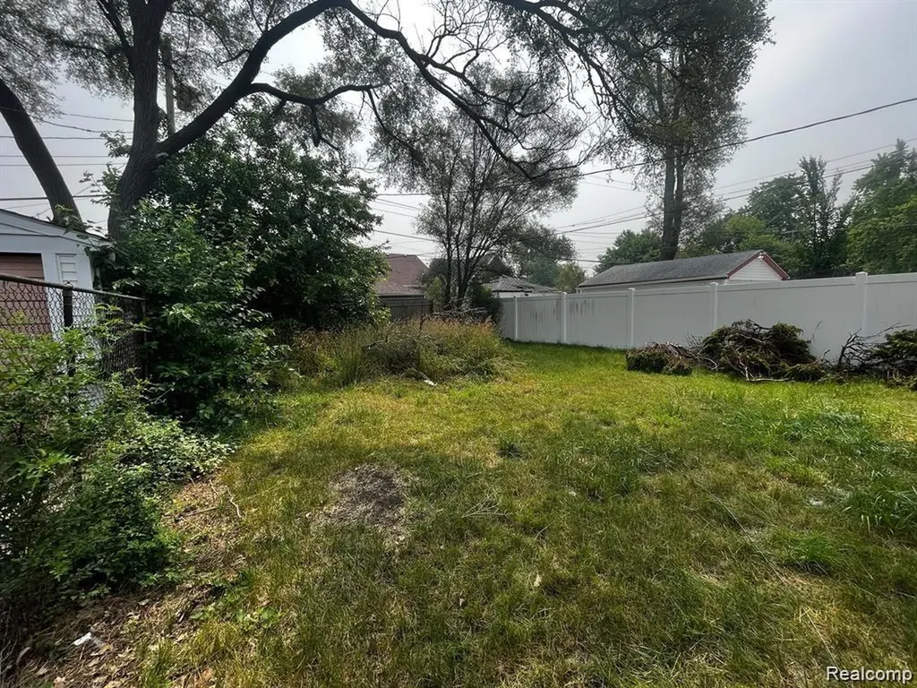 16816 Pinehurst Street Detroit City MI 48221