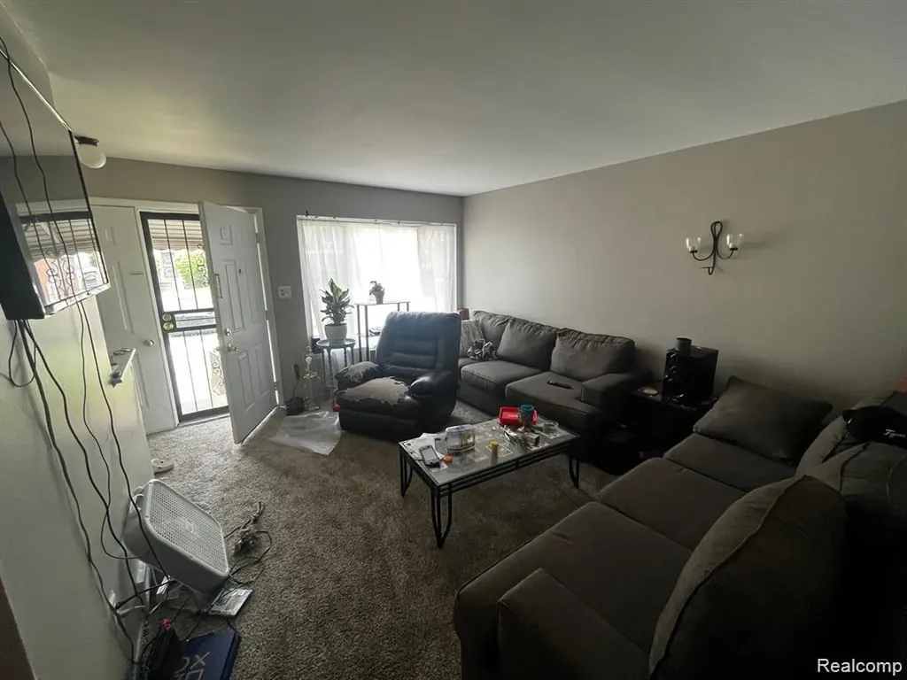 16816 Pinehurst Street Detroit City MI 48221