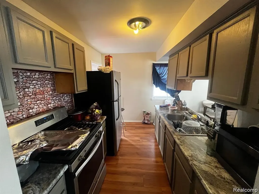 16816 Pinehurst Street Detroit City MI 48221