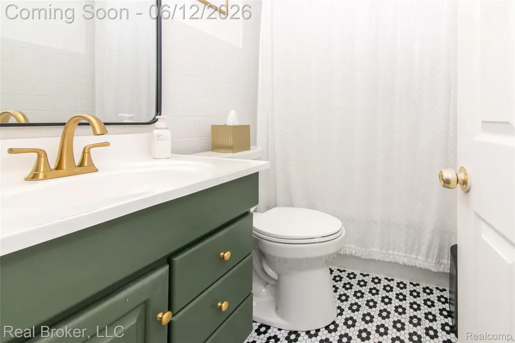 29019 Birchlawn Street Garden City City MI 48135