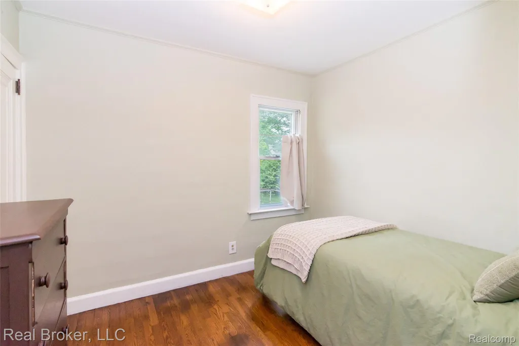 29019 Birchlawn Street Garden City City MI 48135