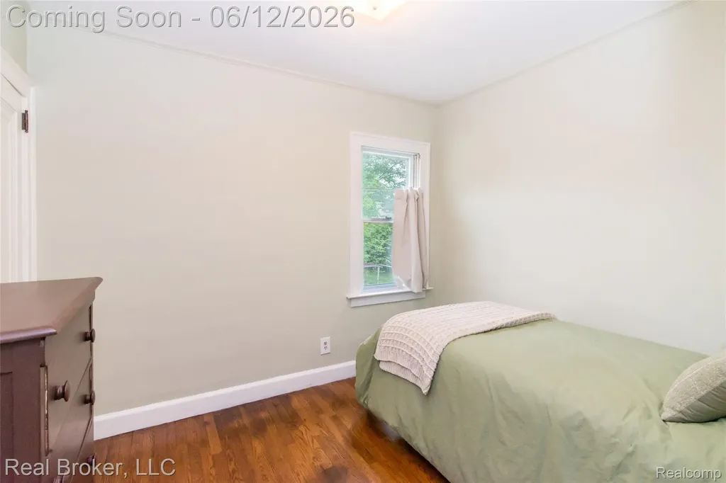 29019 Birchlawn Street Garden City City MI 48135